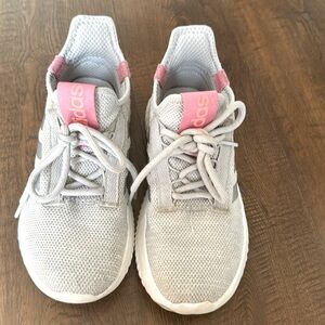 Adidas Cloudfoam Pull-On Running Shoes big girls-used silver/pink